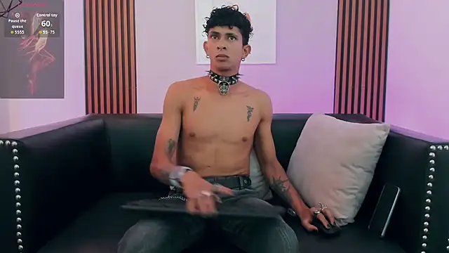Maximoking26 Show Webcam