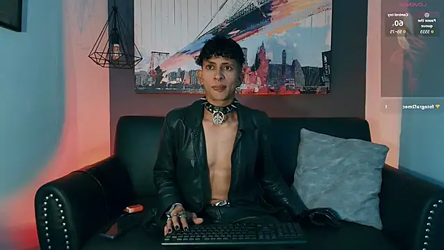 Show modela Maximoking26 na web-kameri
