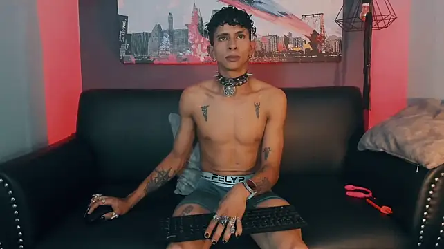Maximoking26's Webcam Show