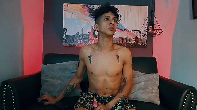 Maximoking26 Show in webcam