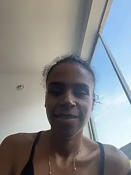 AraLewis Webcam show