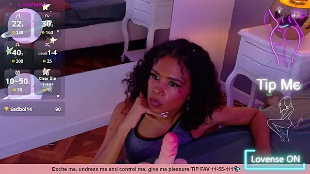 AraLewis' Live XXX Chat
