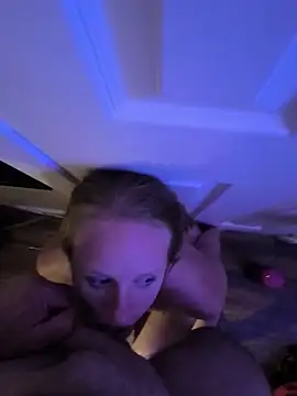 redslovestofuck's Webcam Show
