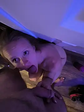 redslovestofuck Webcamshow