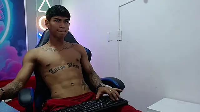Show modela luka_big18 na web-kameri