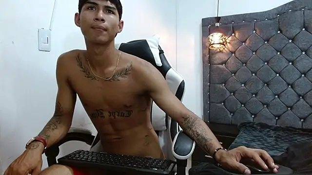 luka_big18 Pertunjukan Webcam
