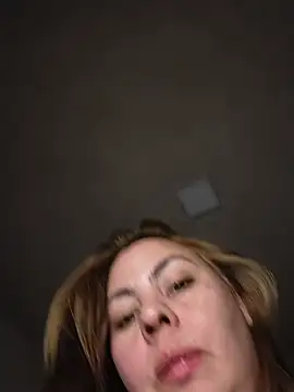 Miamorcurvyy's Live XXX Chat