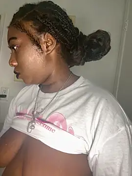 ShortcakeMochaa's Live XXX Chat