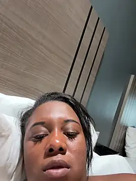 ShortcakeMochaa's Live XXX Chat