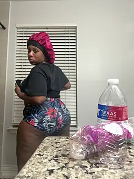 ShortcakeMochaa's Live XXX Chat