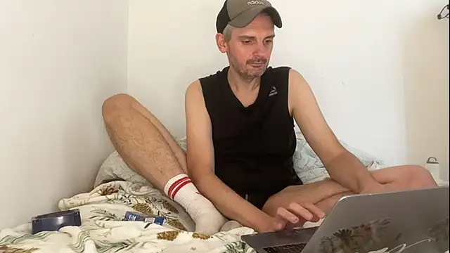 Freak_poland_85: διαδικτυακό σόου στην κάμερα