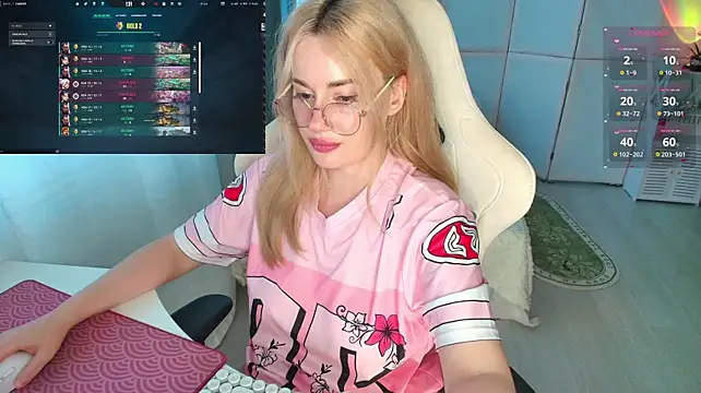 Lunar_Whisper's Live XXX Chat