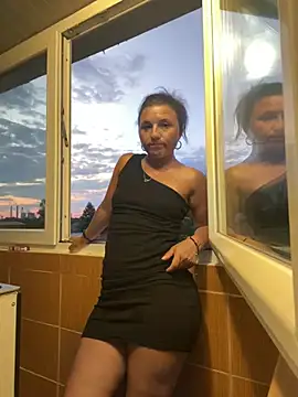 Pokazy przed kamerką – MonikaXXX05