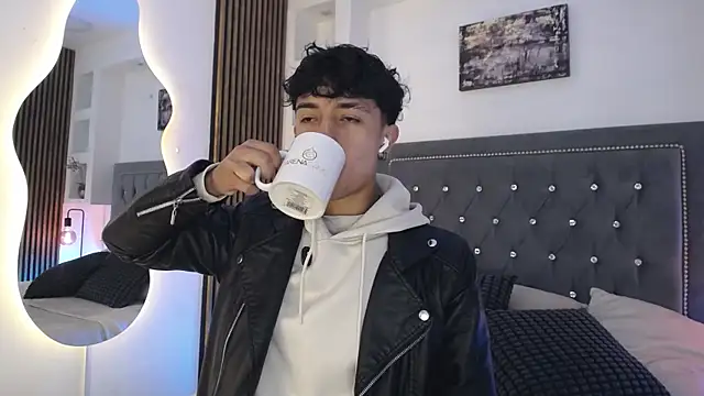 Aiden_Rivers_n Webbikameraesitys