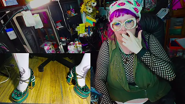 Sinstresshemlock's Live XXX Chat