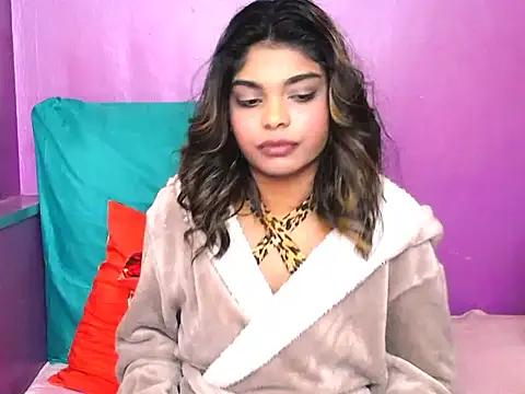 indianicon23's Live XXX Chat