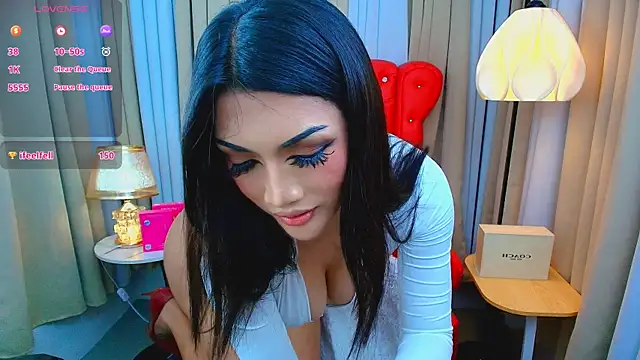 Chat +18 de Laureen_Hilton ao vivo