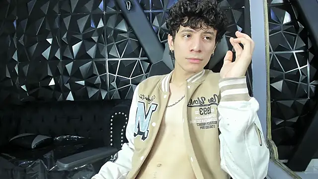 Chat +18 de Angel_St1 ao vivo