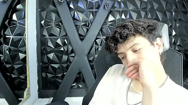 Chat XXX en directo de Angel_St1