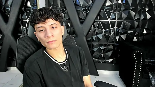 Angel_St1 Adlı Modelin Web Kamerası Şovu