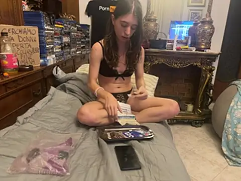 CherryBliss20 Show in webcam
