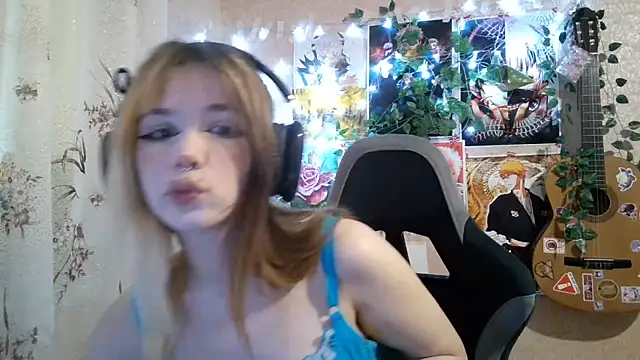 Chatroom XXX en direct de MilaTyan
