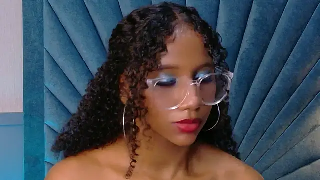 Chloe-Rose- Show in webcam