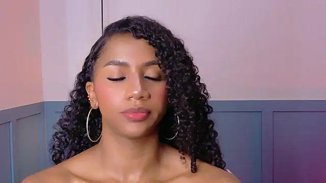 Chloe-Rose- Show in webcam