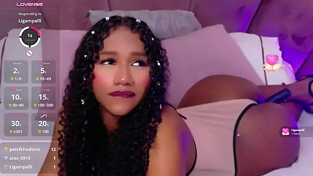 Chloe-Rose- Show in webcam