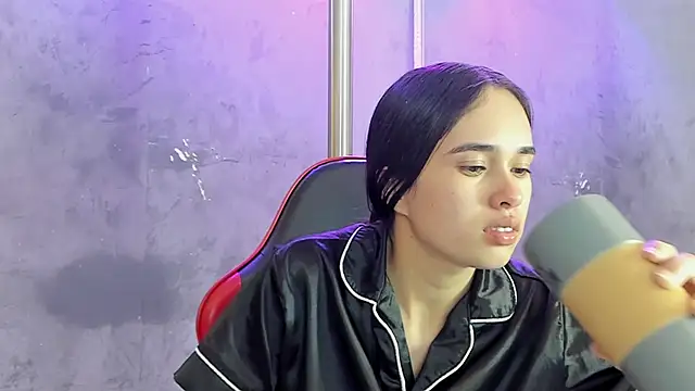 XXX chat uživo modela alice__susan