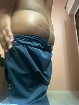 TheInvincible_meet Show in webcam