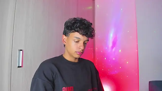 Maxfrost1 Live XXX-Chat