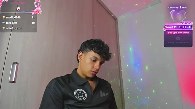 Maxfrost1's Webcam Show