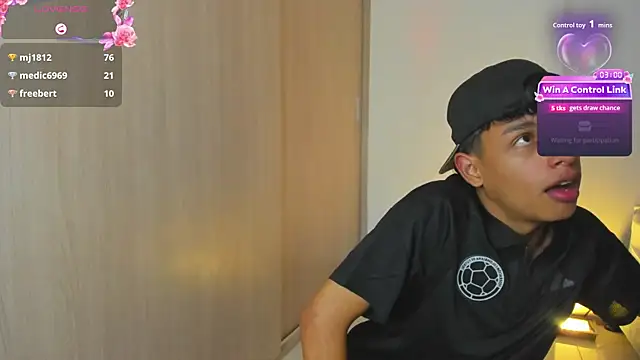 Maxfrost1 webcam show