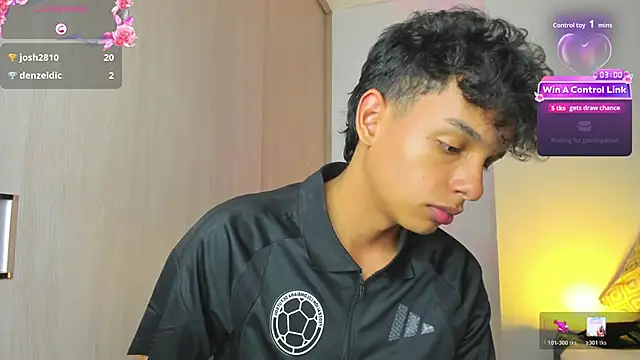 Show modela Maxfrost1 na web-kameri