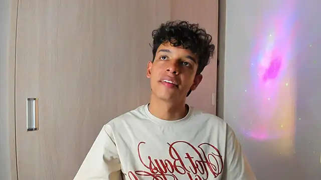 Maxfrost1 Show Webcam