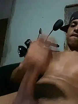 Aleexxx_2005 网络视讯表演