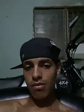Aleexxx_2005 Show Webcam