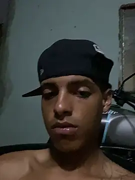 Aleexxx_2005's Webcam Show