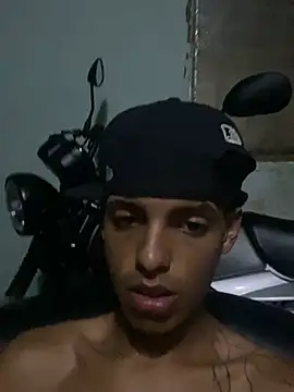 Aleexxx_2005 Show Webcam