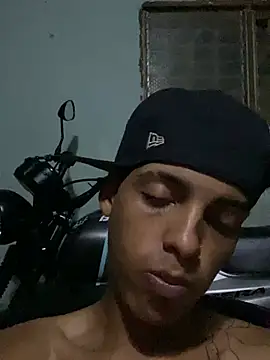 Aleexxx_2005 Pertunjukan Webcam