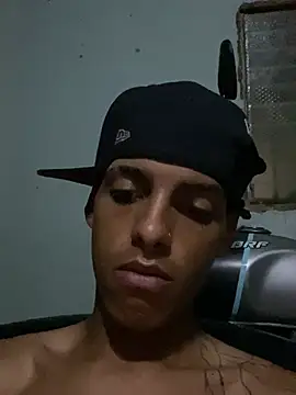 Aleexxx_2005 Pertunjukan Webcam