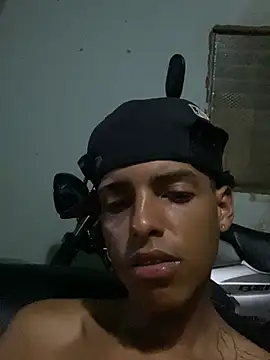 Aleexxx_2005 Webcam-Show