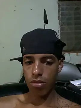 Aleexxx_2005 Show Webcam