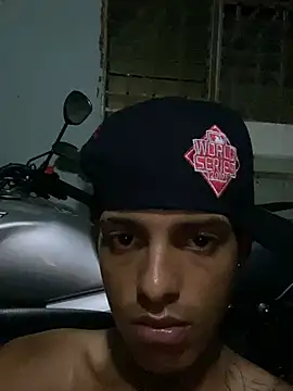 Aleexxx_2005 网络视讯表演