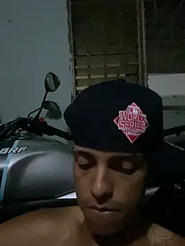 Aleexxx_2005 Pertunjukan Webcam