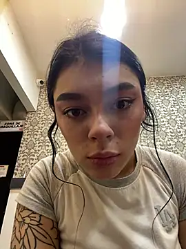 Show modela Lummii_ na web-kameri