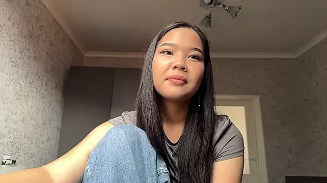 RegenaLandauer's Live XXX Chat