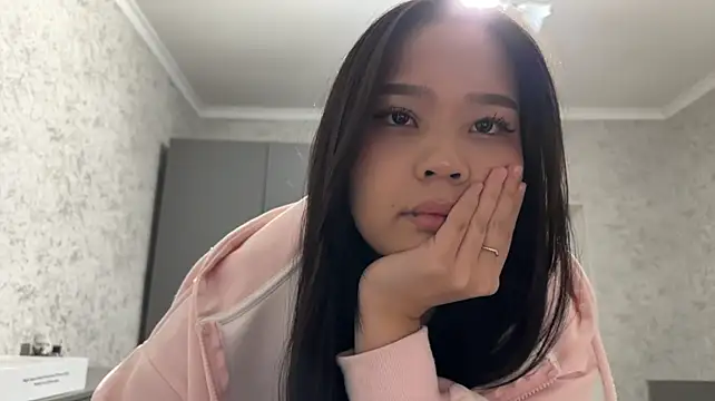 RegenaLandauer's Live XXX Chat