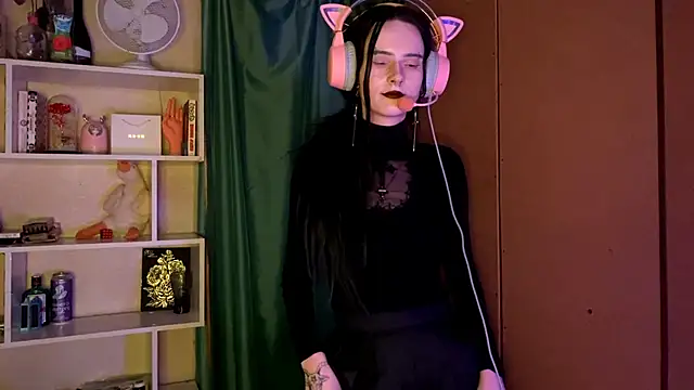 MabelDefina: διαδικτυακό σόου στην κάμερα